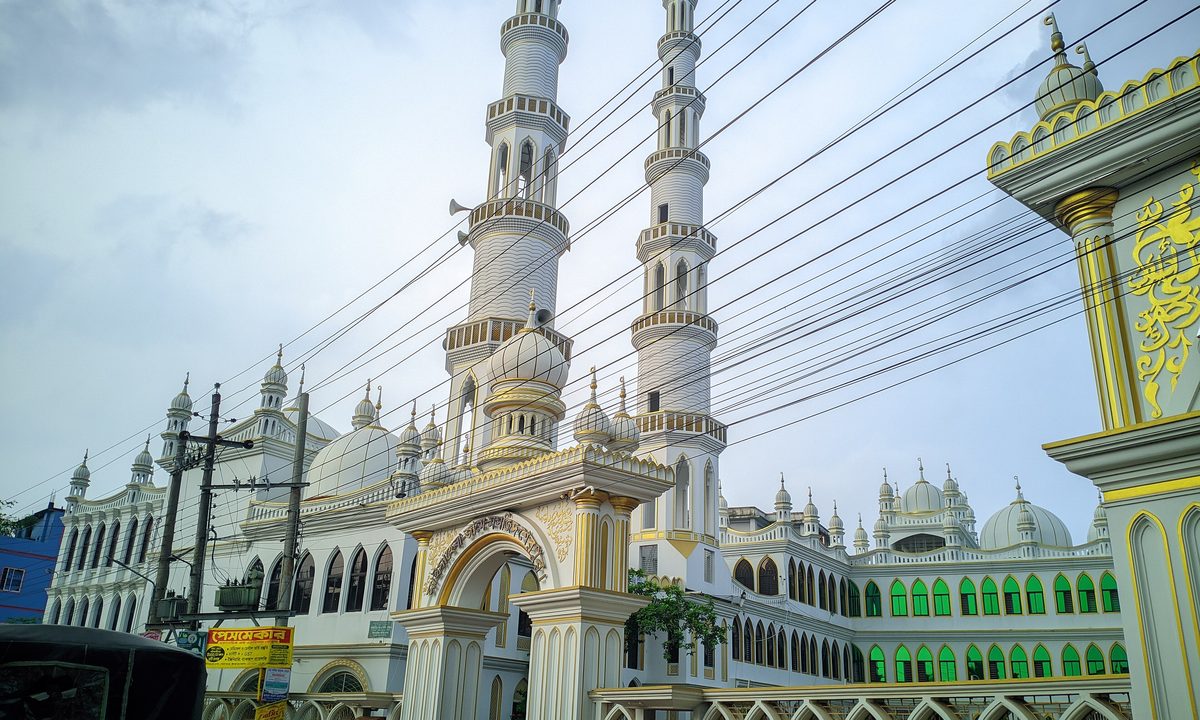 শেরপুরের মাইসাহেবা জামে মসজিদের মিনার ও তোরণ