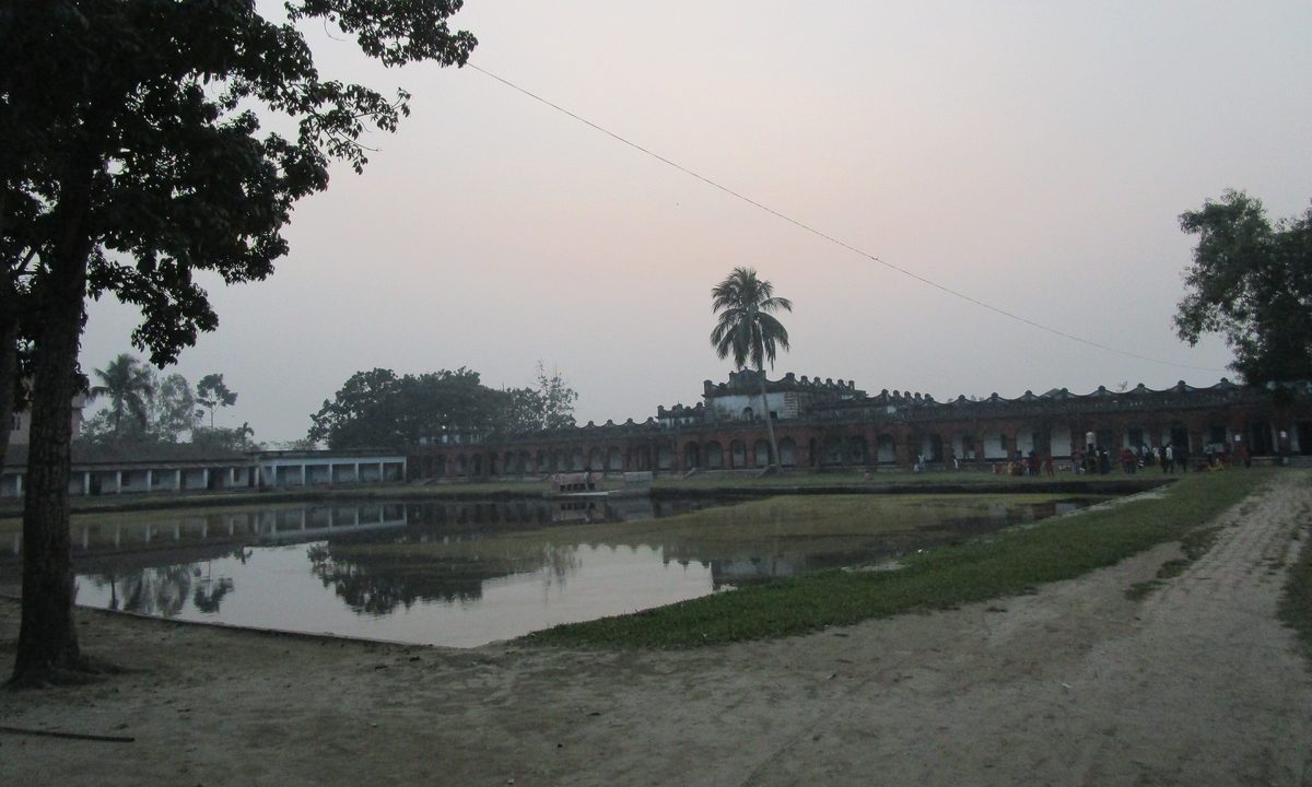 শেরপুরের জি. কে. পাইলট উচ্চ বিদ্যালয় ও পুকুর